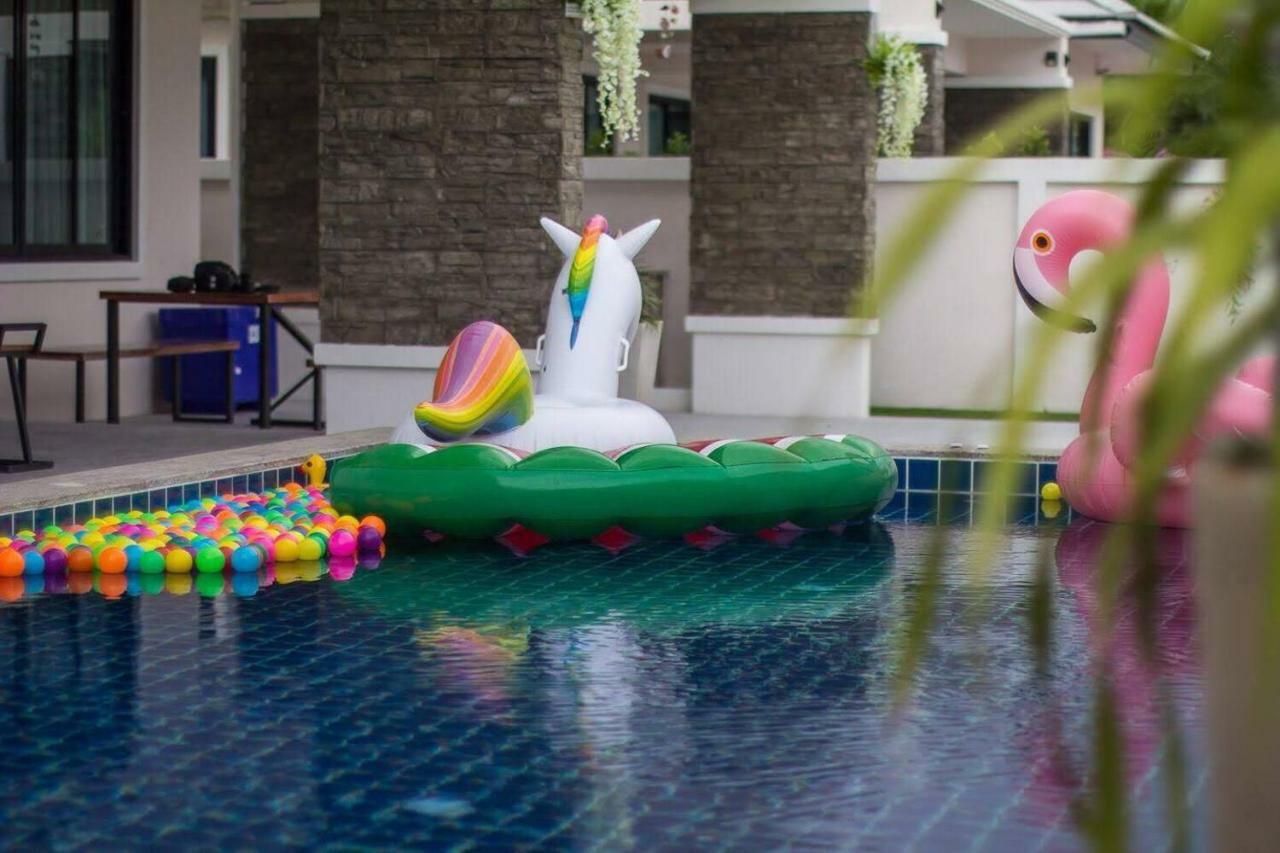 Thanycia Pool Holiday home *