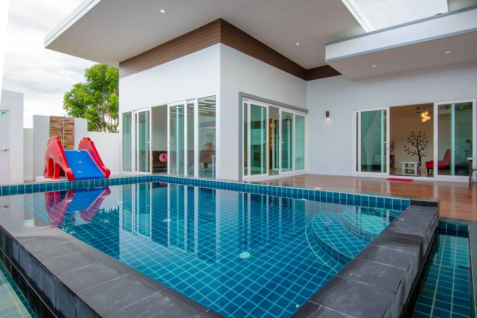 Apartment Le Leaf Pool 7 *