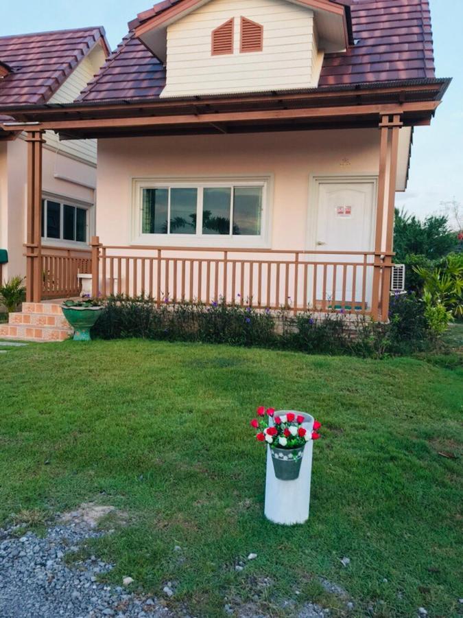 Thitinaddharesort ธิตินัดดา 2* Hua Hin