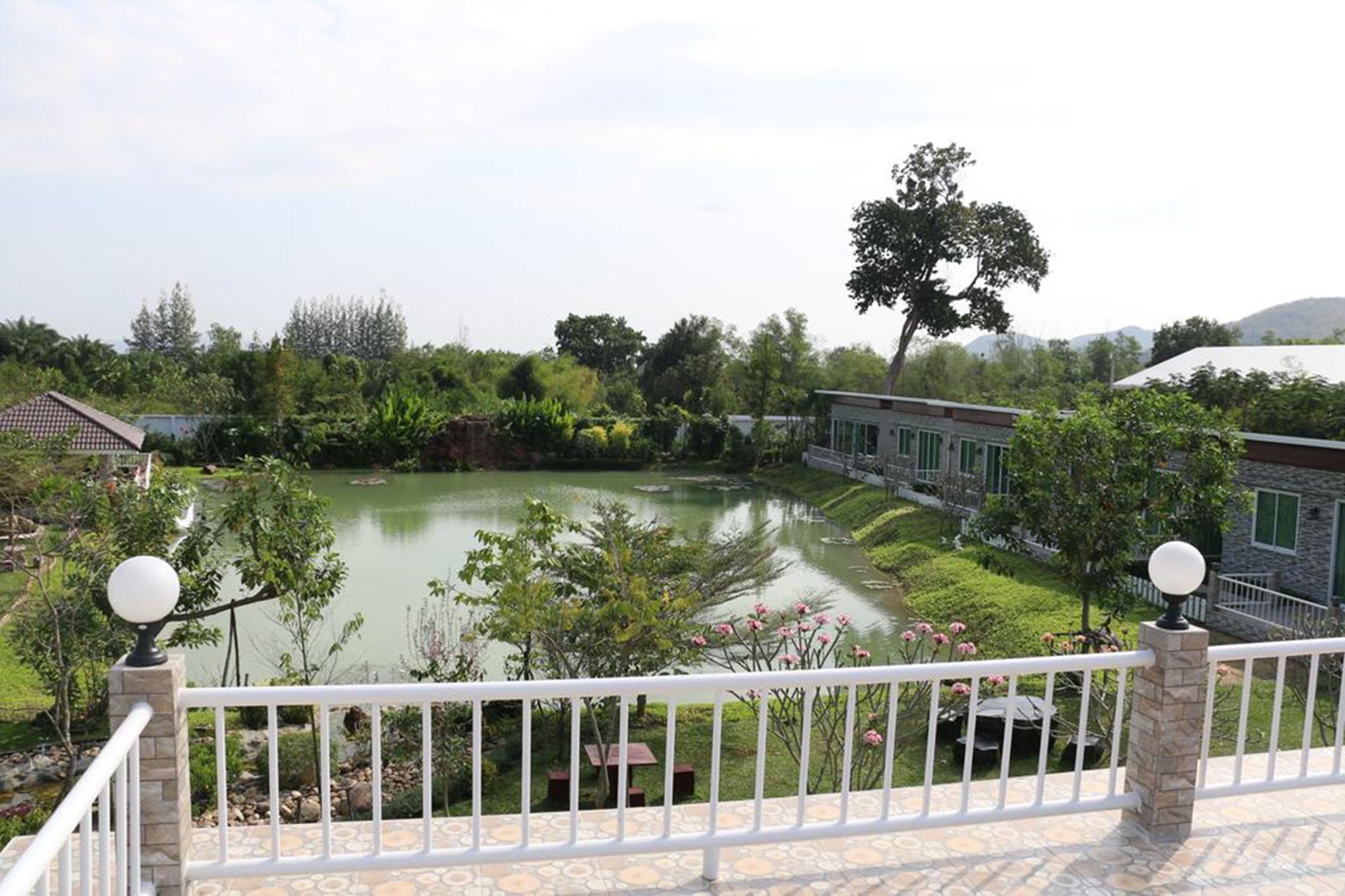 Farpratan And Garden Hotel 3*