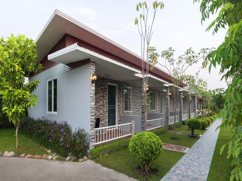 Hotel Farpratan And Garden 3*