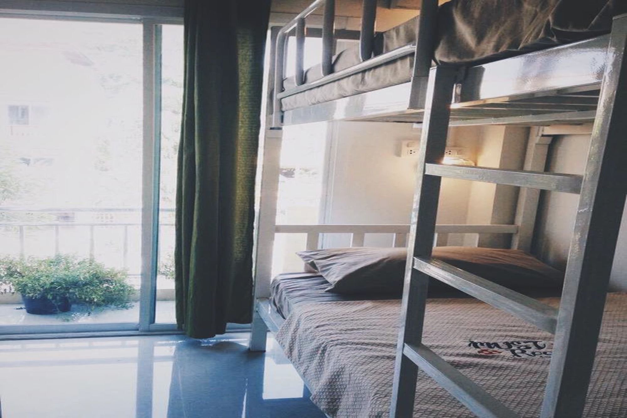 Hostel Must 51 *