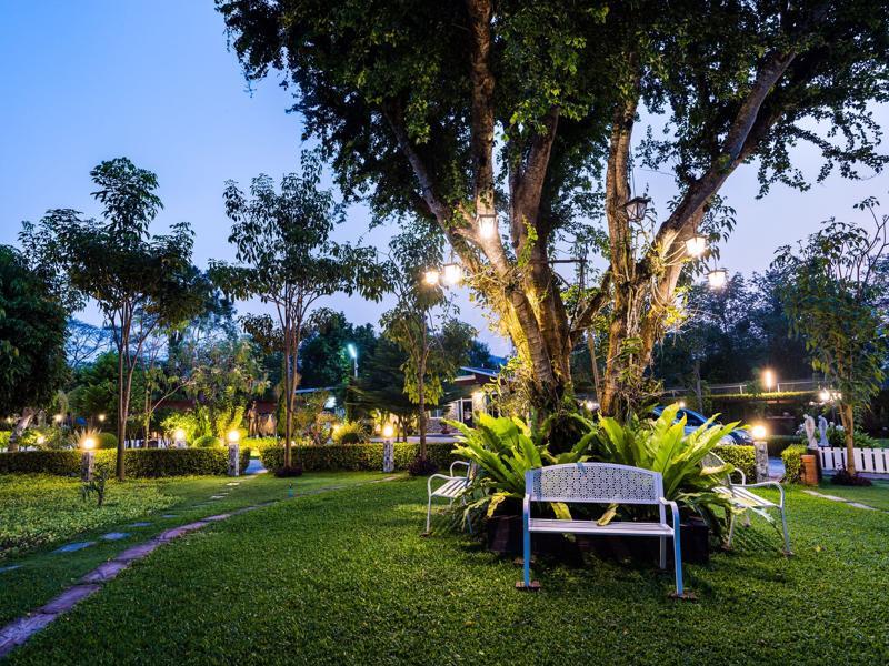 Farpratan And Garden Hotel