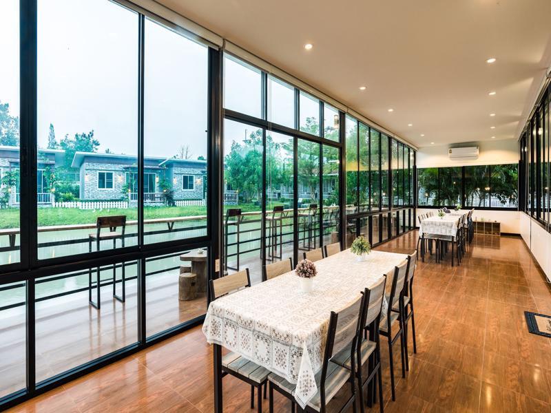 Farpratan And Garden Hotel