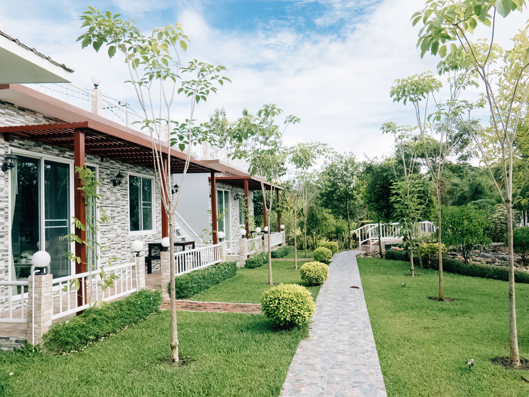 Farpratan And Garden 3*