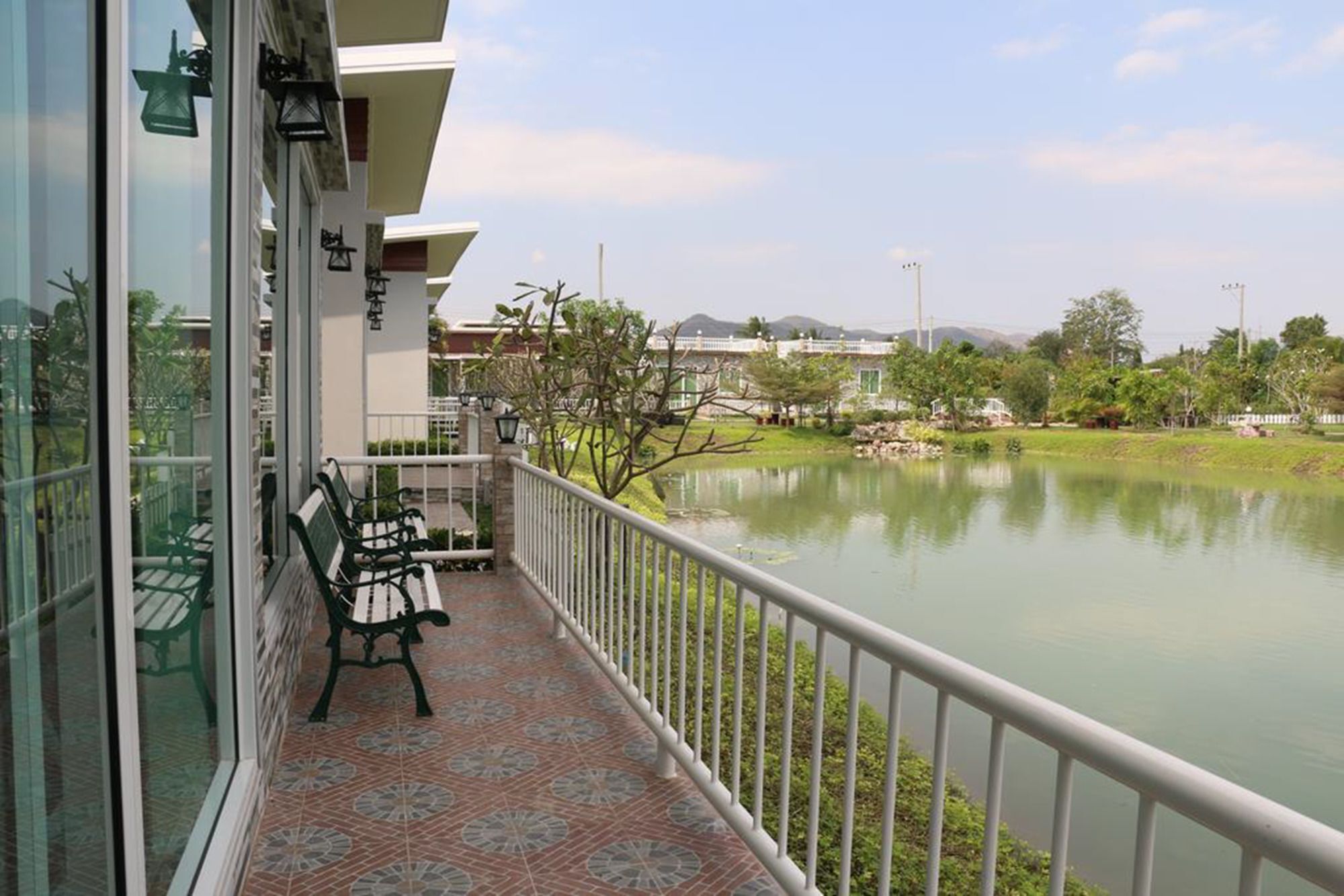 Hotel Farpratan And Garden 3*
