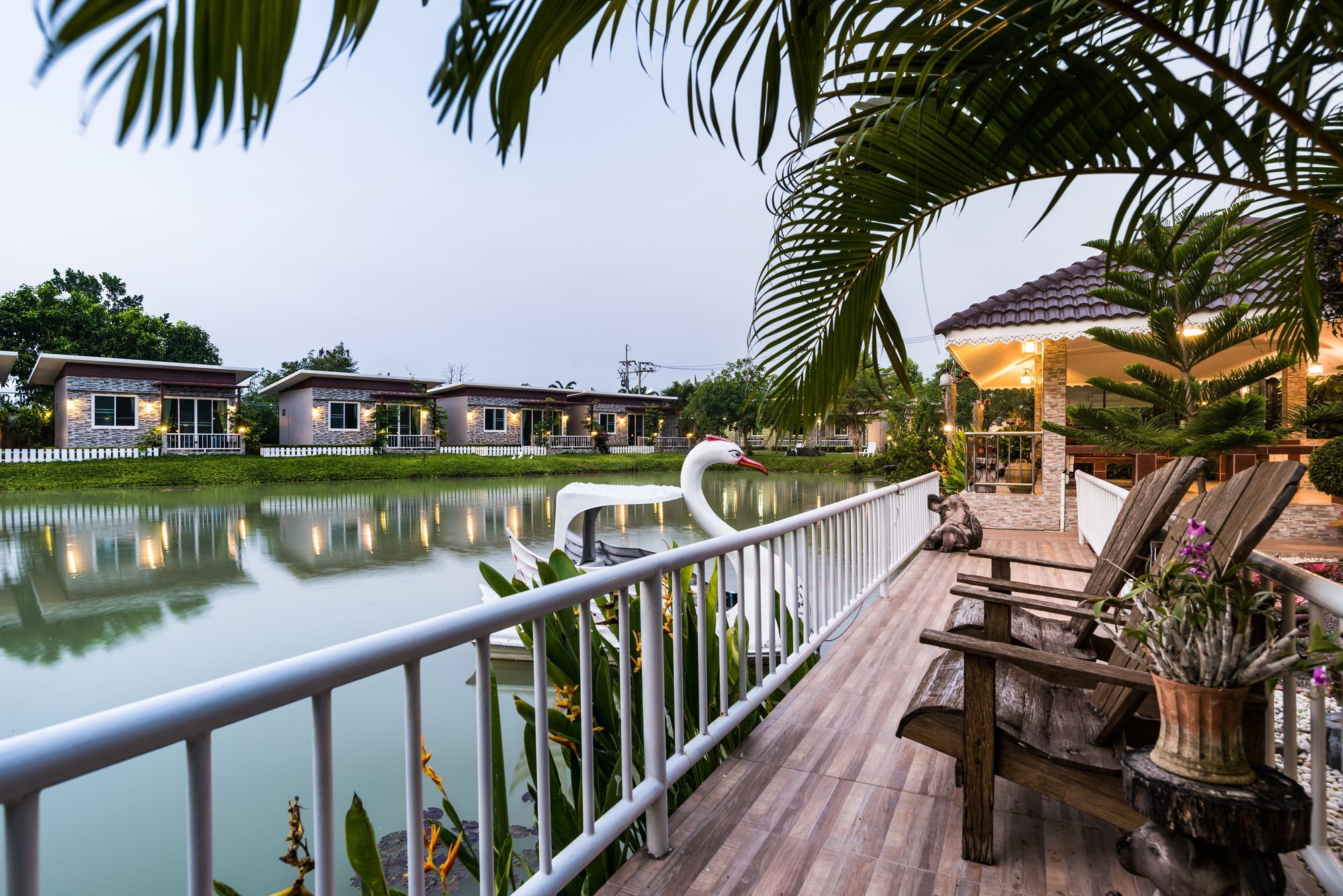 Farpratan And Garden 3*