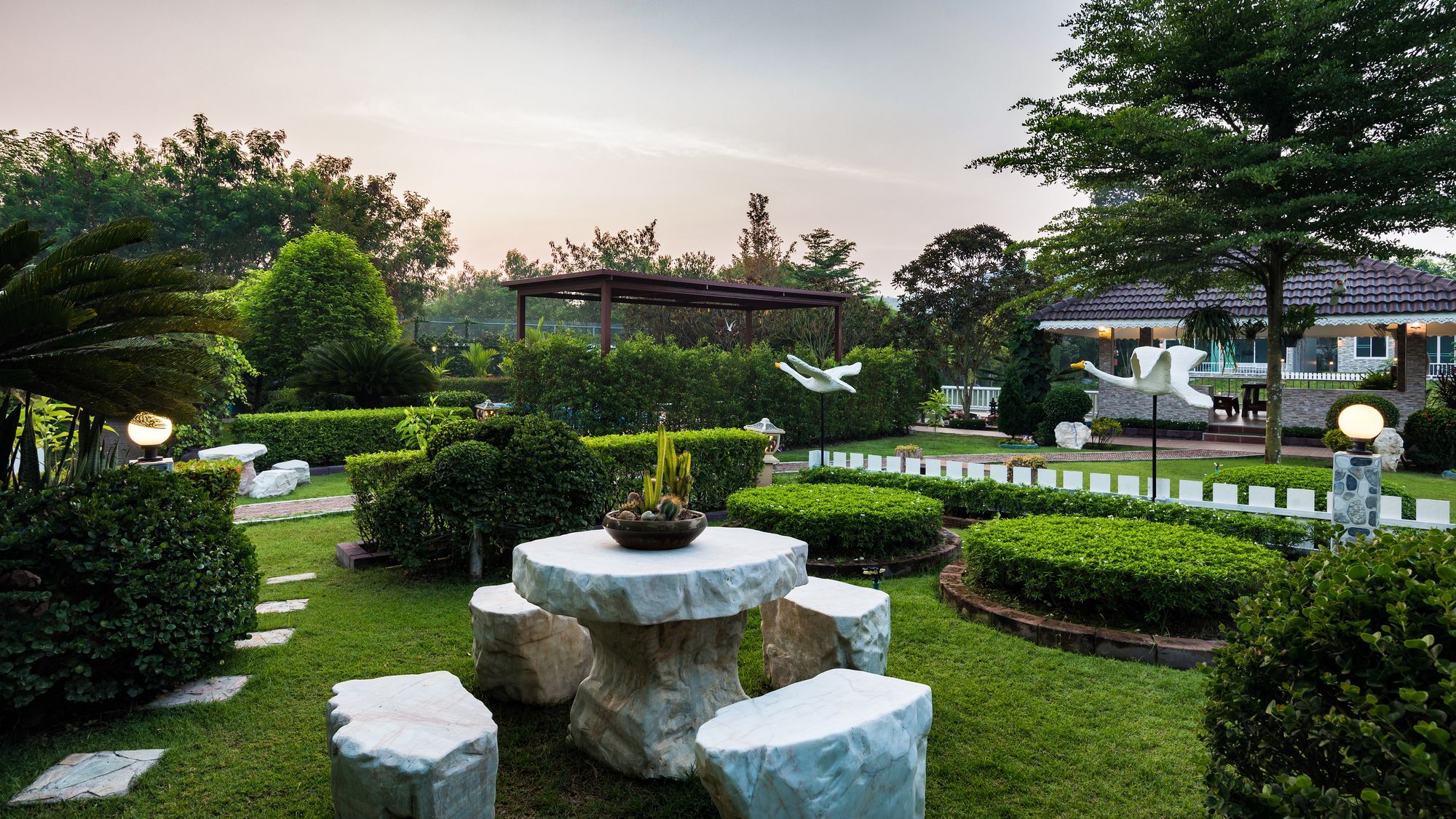 Hotel Farpratan And Garden 3*