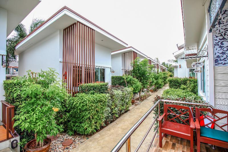 Hotel Baanloksouylokchay 3*