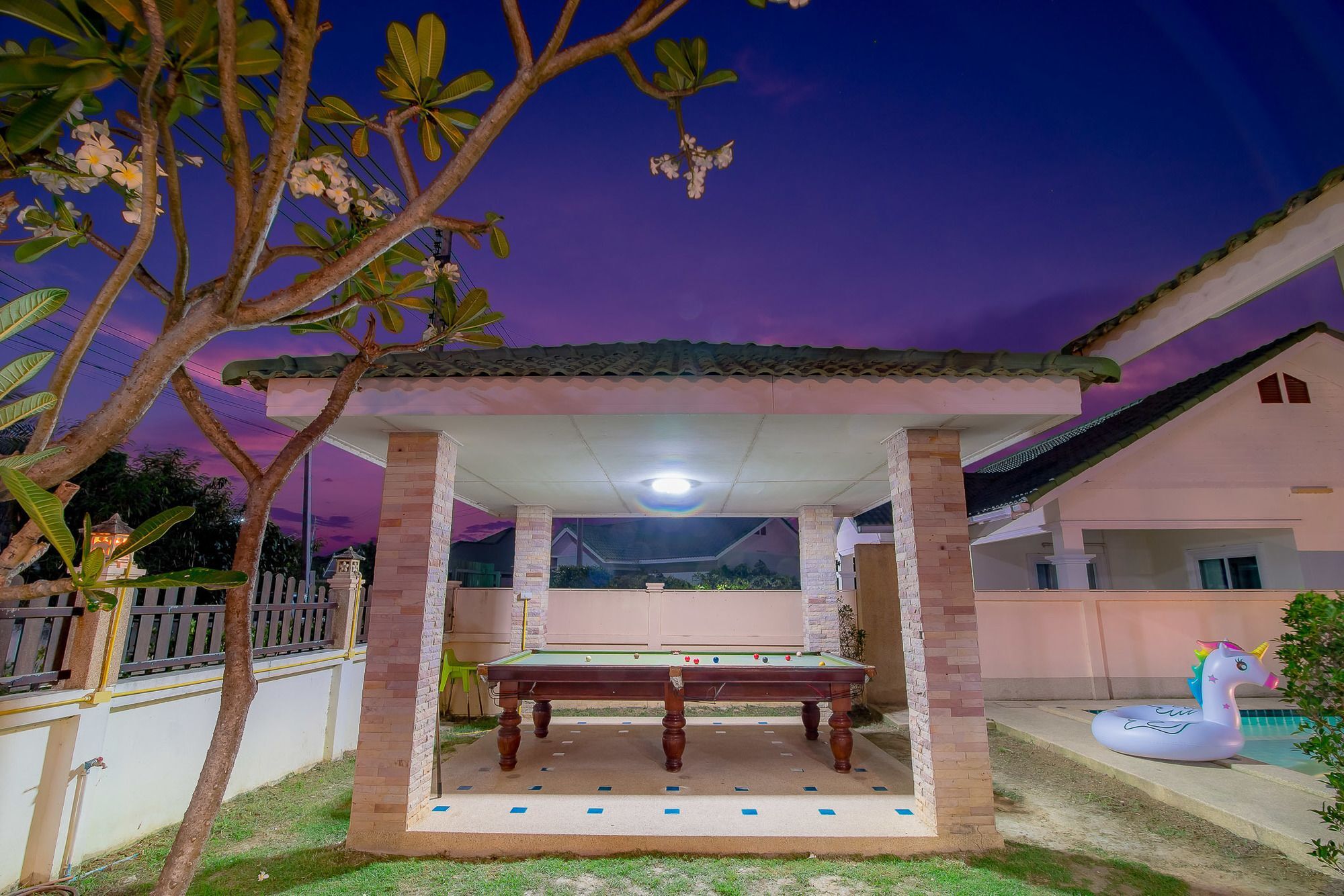 Villa Baan So Party Pool
