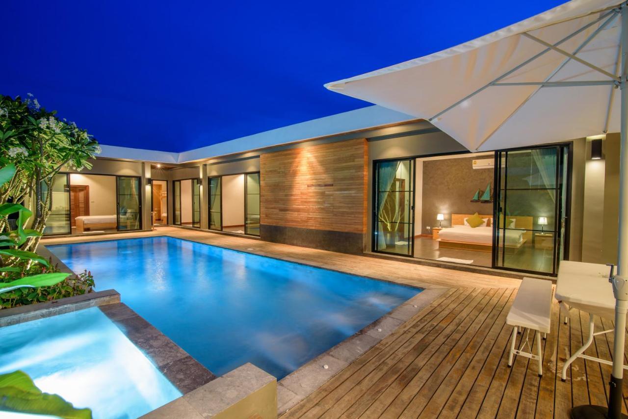 Seahouses Pool Villa *