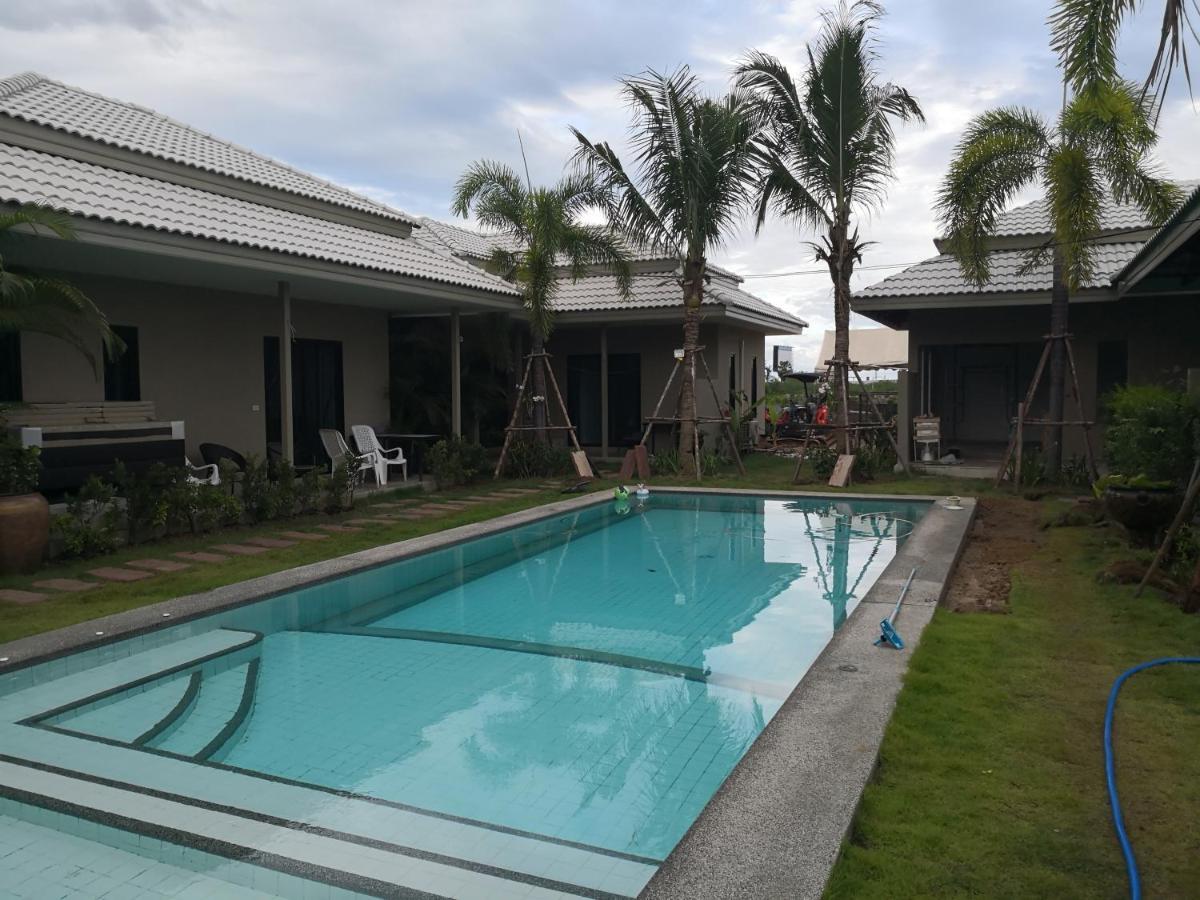 Tropical House​ Resort