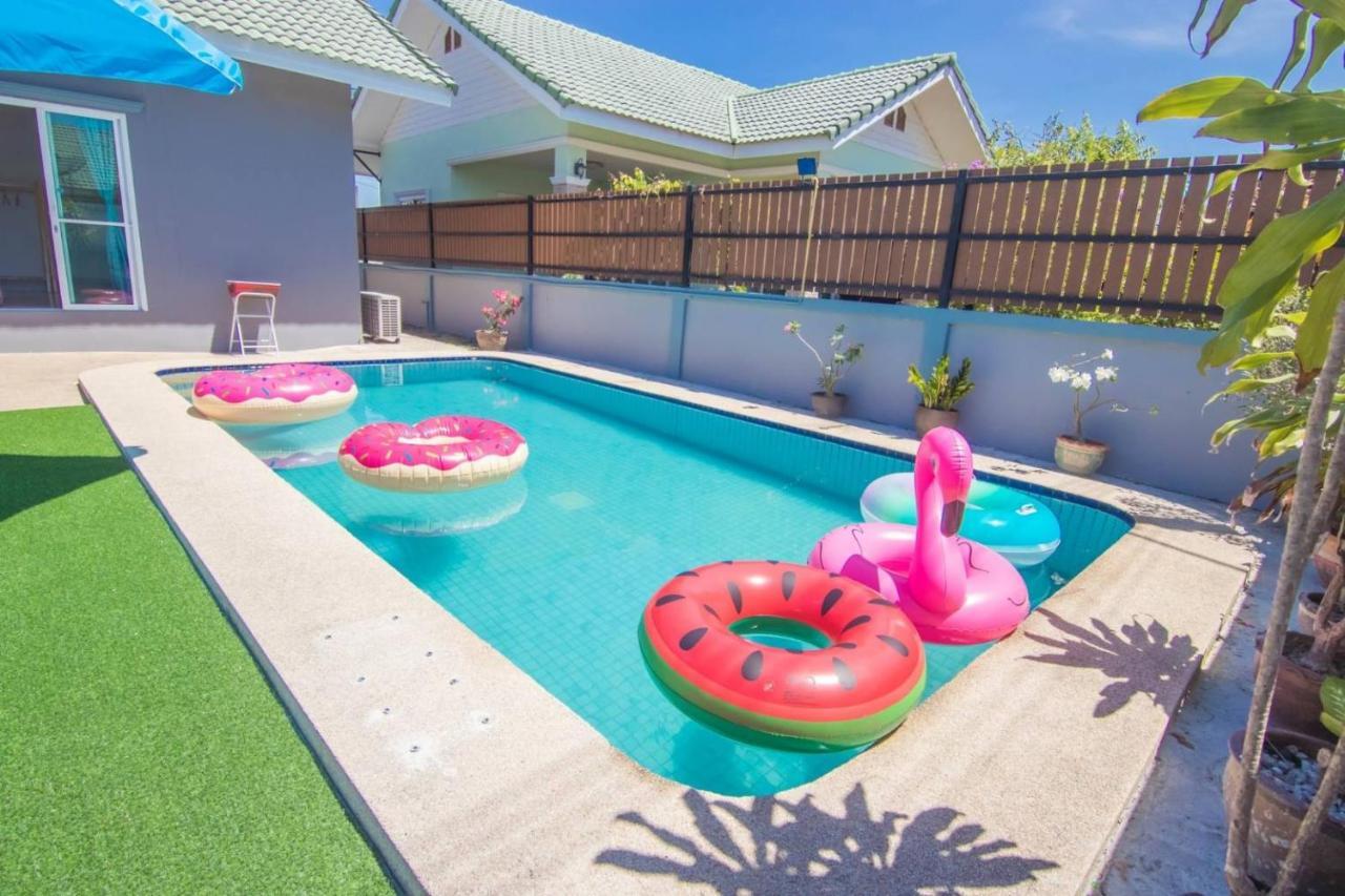 ไมอามี่ พูลวิลล่า Miami Poolvilla *