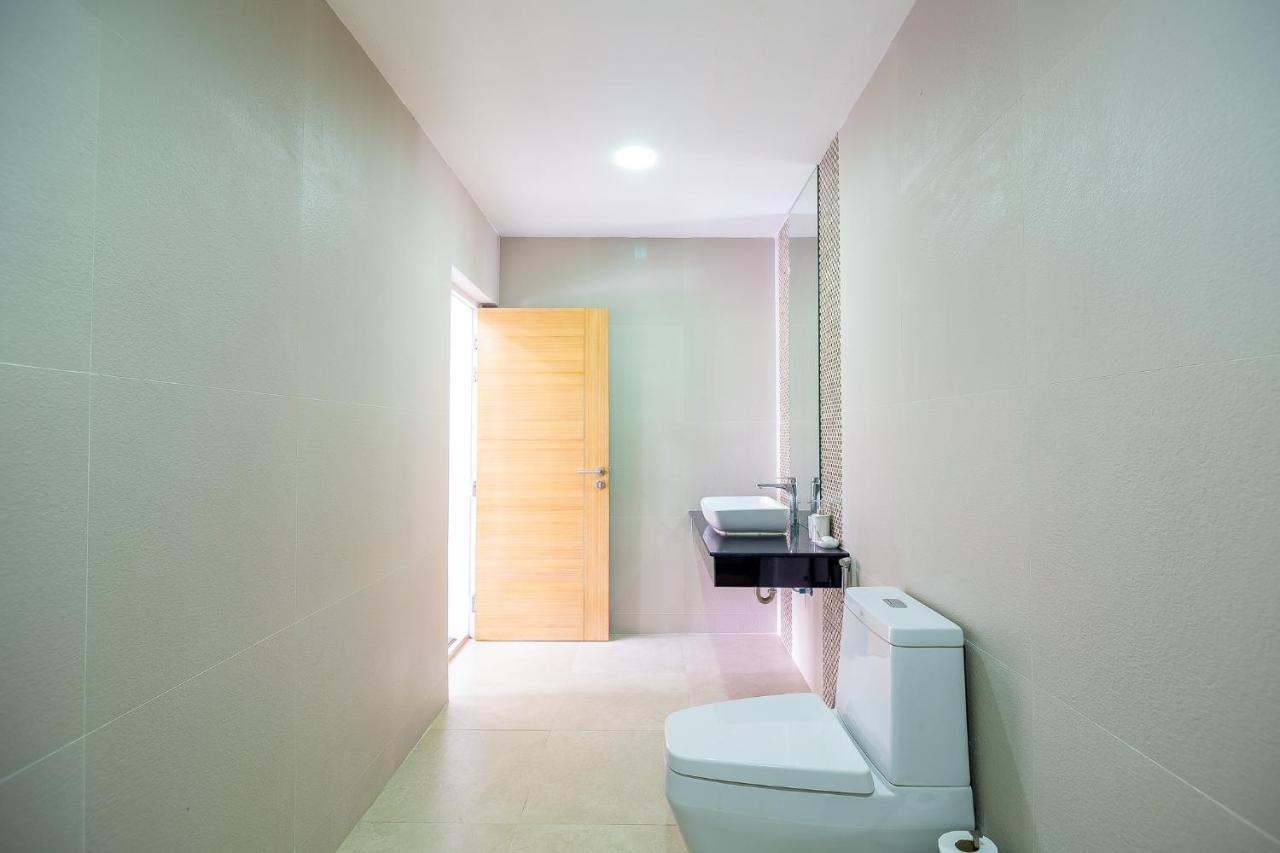 Vakantiehuis Modern Pool House HHQ