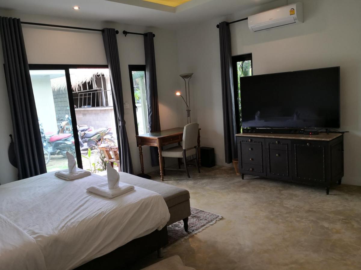 Tropical House​ HHQ