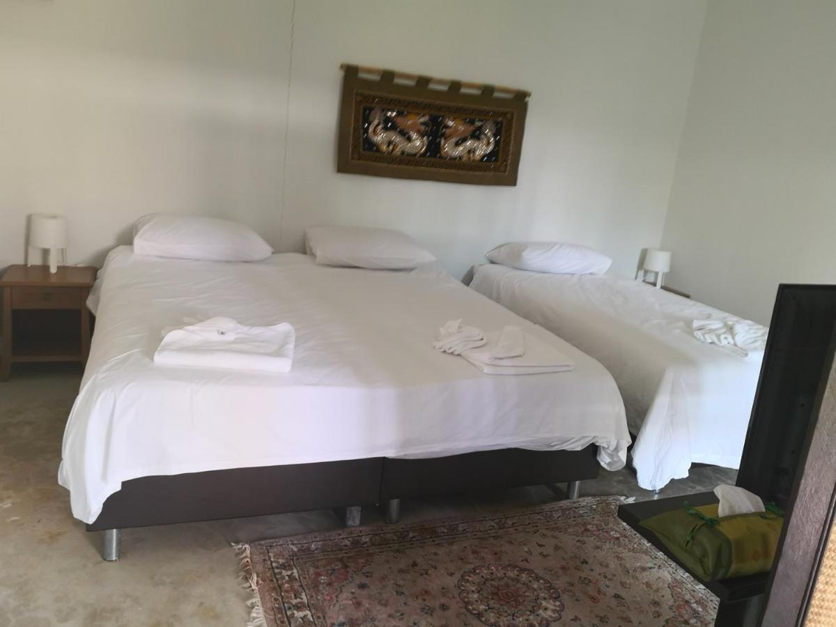 Tropical House​ Resort *