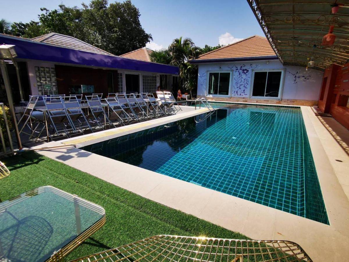 Head Rock Villa *