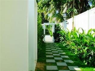 Resort The Hen HHQ