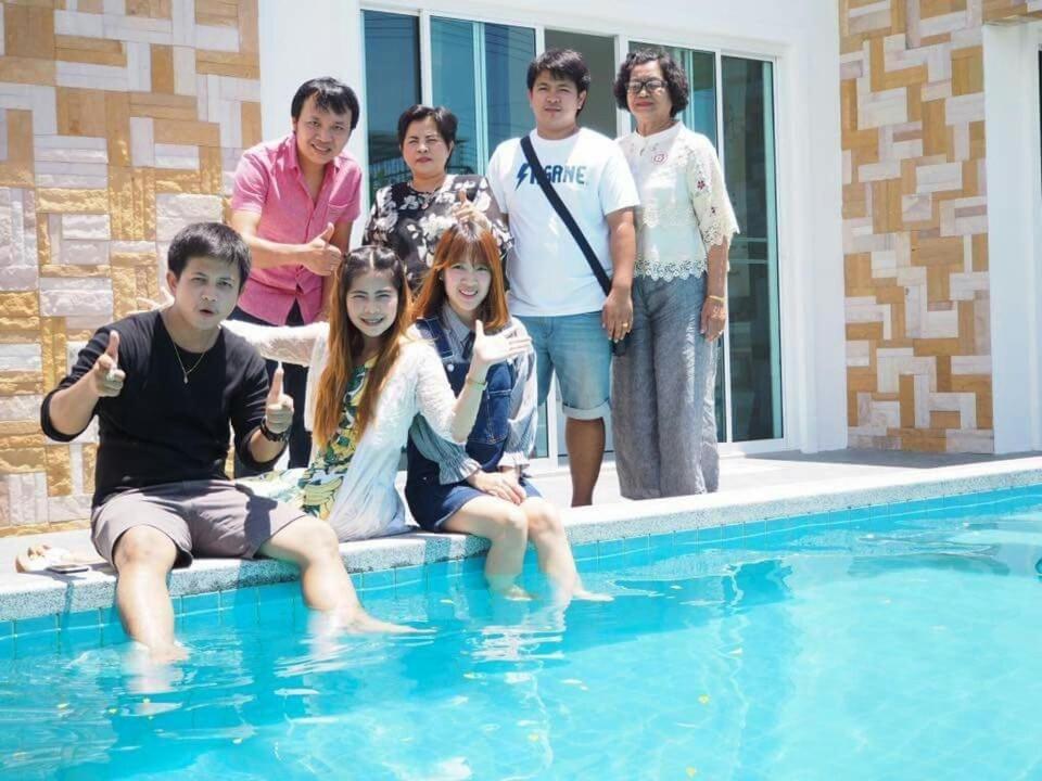 Villa บ้านคริสติน่า พูลวิลล่า 3 ห้องนอน รองรับผู้เข้าพัก 8-15 คน Hua Hin