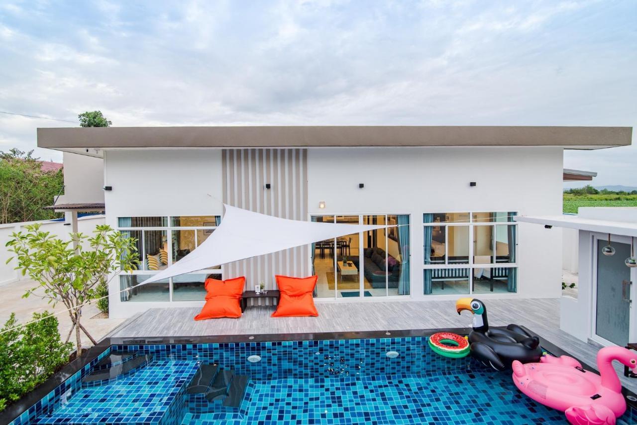 Holiday home Let's Party Pool