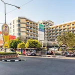 City Beach Resort
