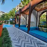 Lahabana Huahin By Moji