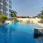 Tira Tiraa Condominium