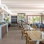 Veranda Lodge