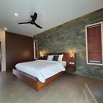 Siri Thai Lodges
