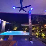 Siri Thai Lodges