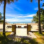 Beachfront Studio Condo-Seaview - Bw1