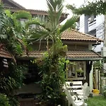 Baan Somboon Guesthouse