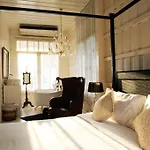 The Hen Hua Hin