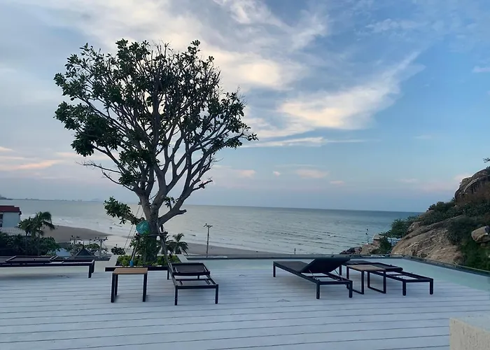 Santorini Khao Takiab Huahin Beach Front