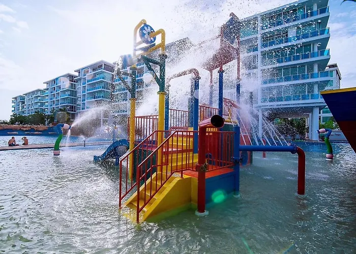 Family Room 3 Bedroom Free Water Park Condo Near Cicada And Tamarind Night Market ห้องแฟมมิลี่ 3 ห้องนอน ฟรีสวนน้ำ พัก 8 คน ใกล้ตลาดซิเคด้า มายรีสอร์ท