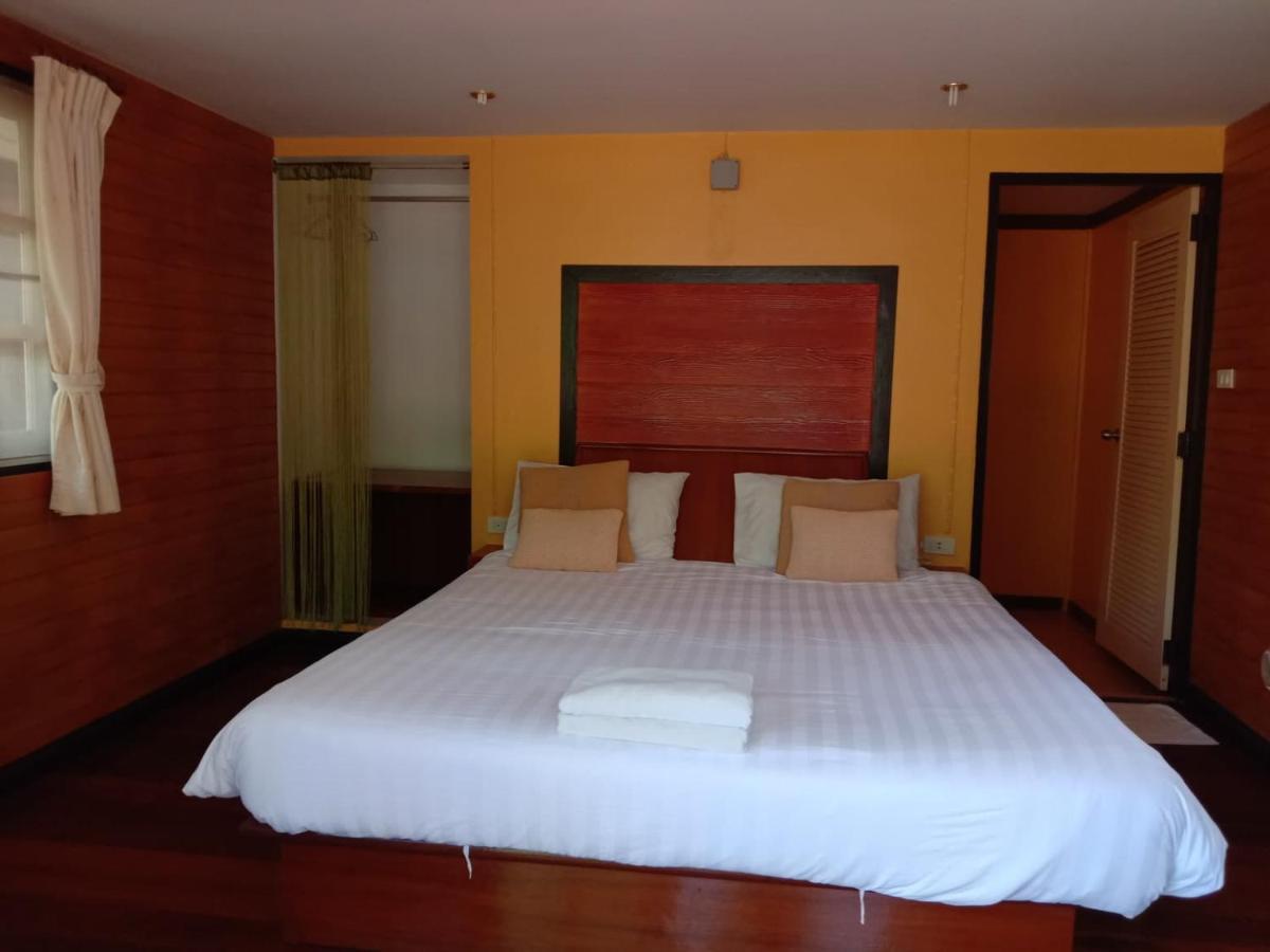Luna Hut Hua Hin
