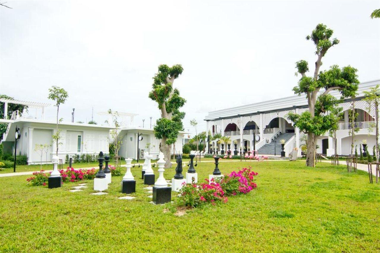 The Sea-cret Garden Hotel