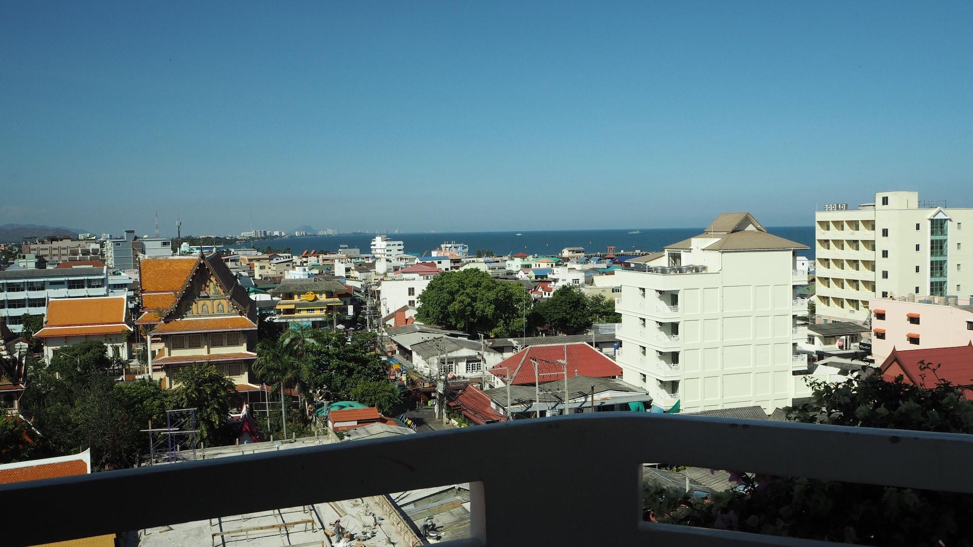 City Beach Resort 3*