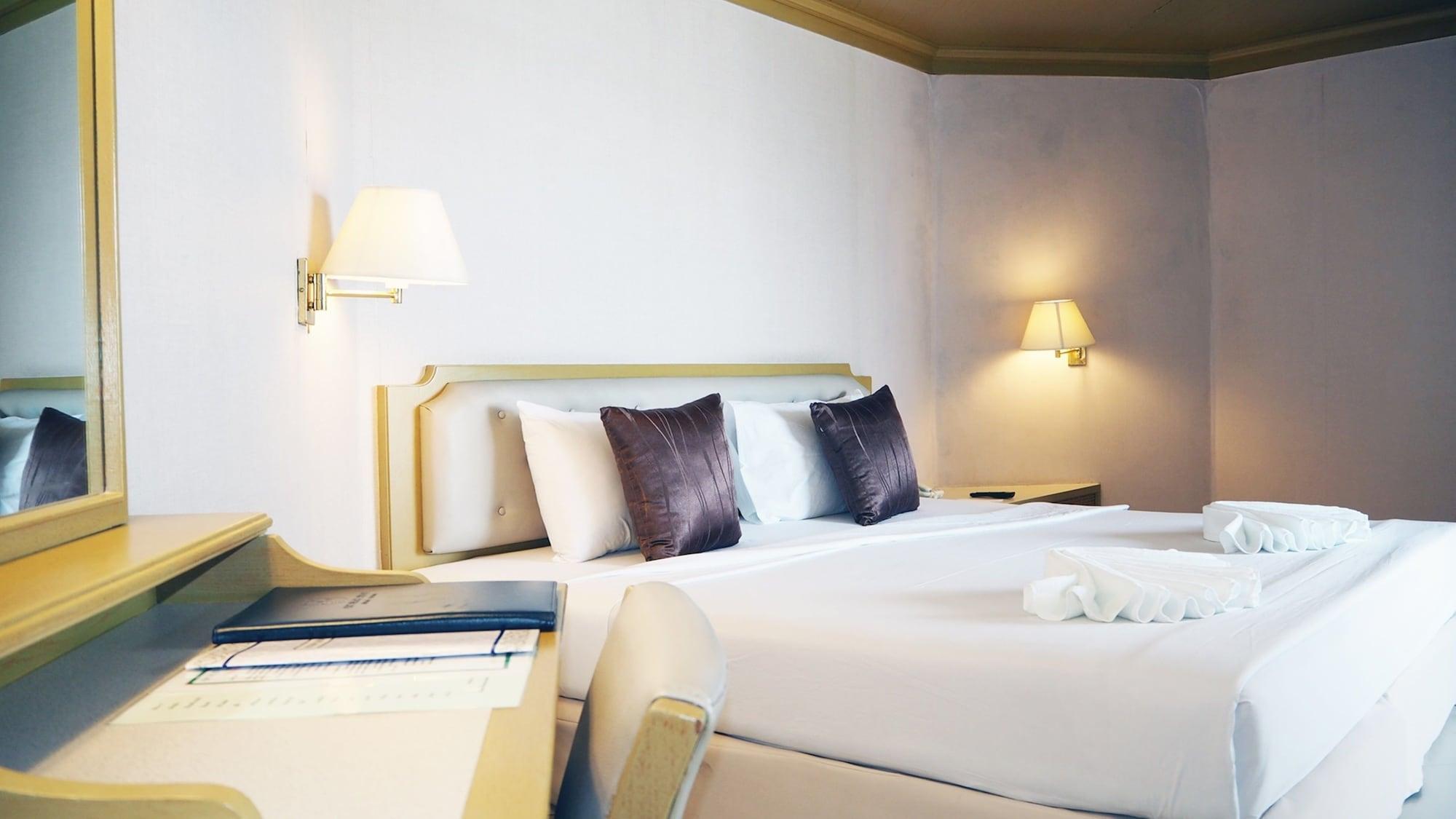 City Beach Resort 3*