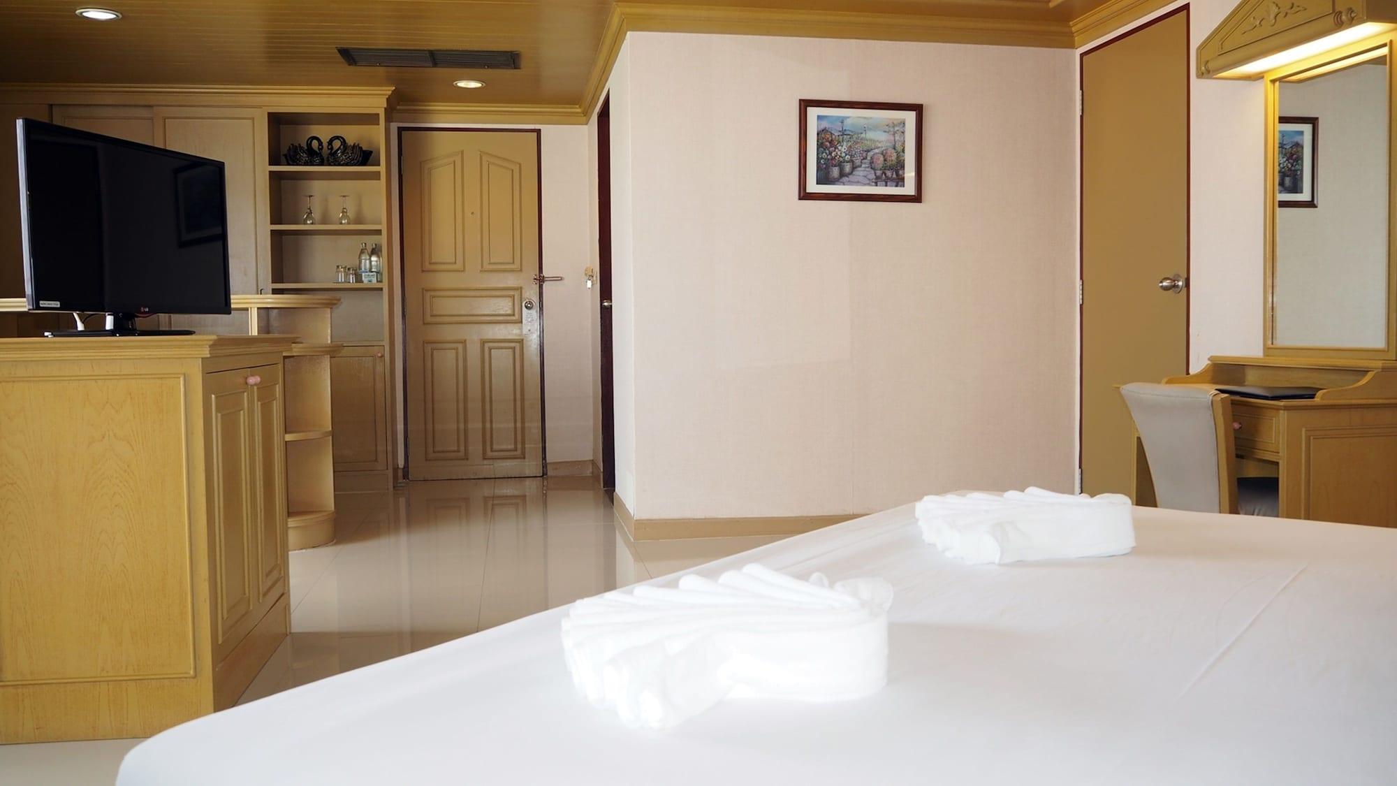 City Beach Resort Hua Hin