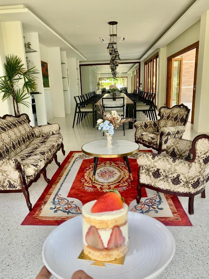 Le'baris Hua Hin
