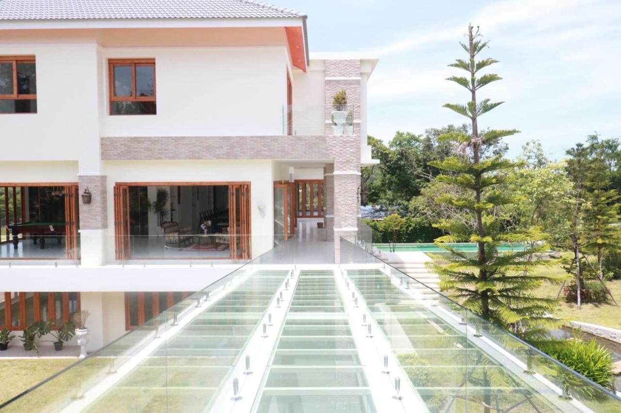 Biệt thự Le'baris *