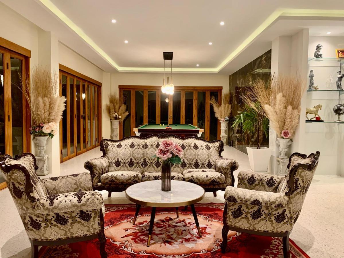 Biệt thự Le'baris *