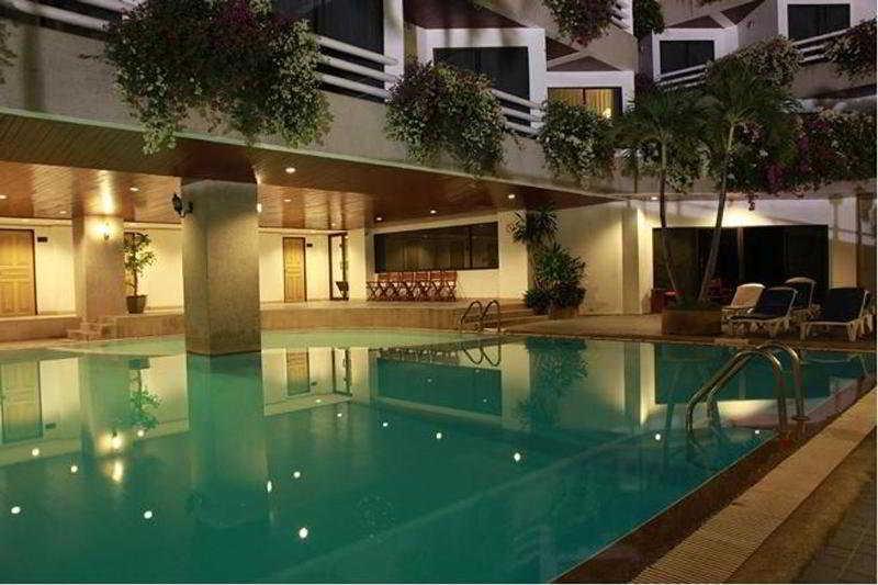 City Beach Resort 3*