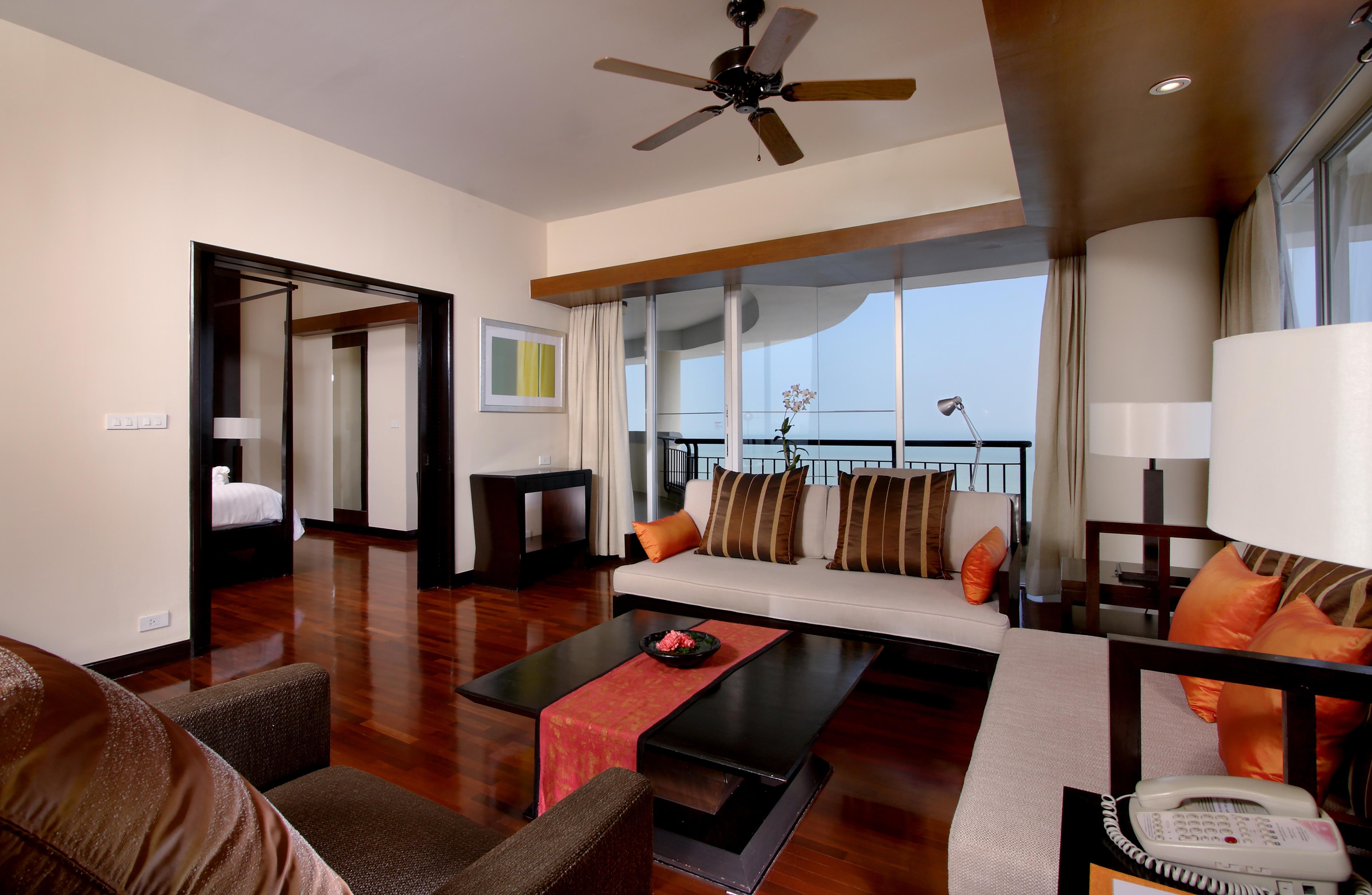 Resort Hilton & HHQ