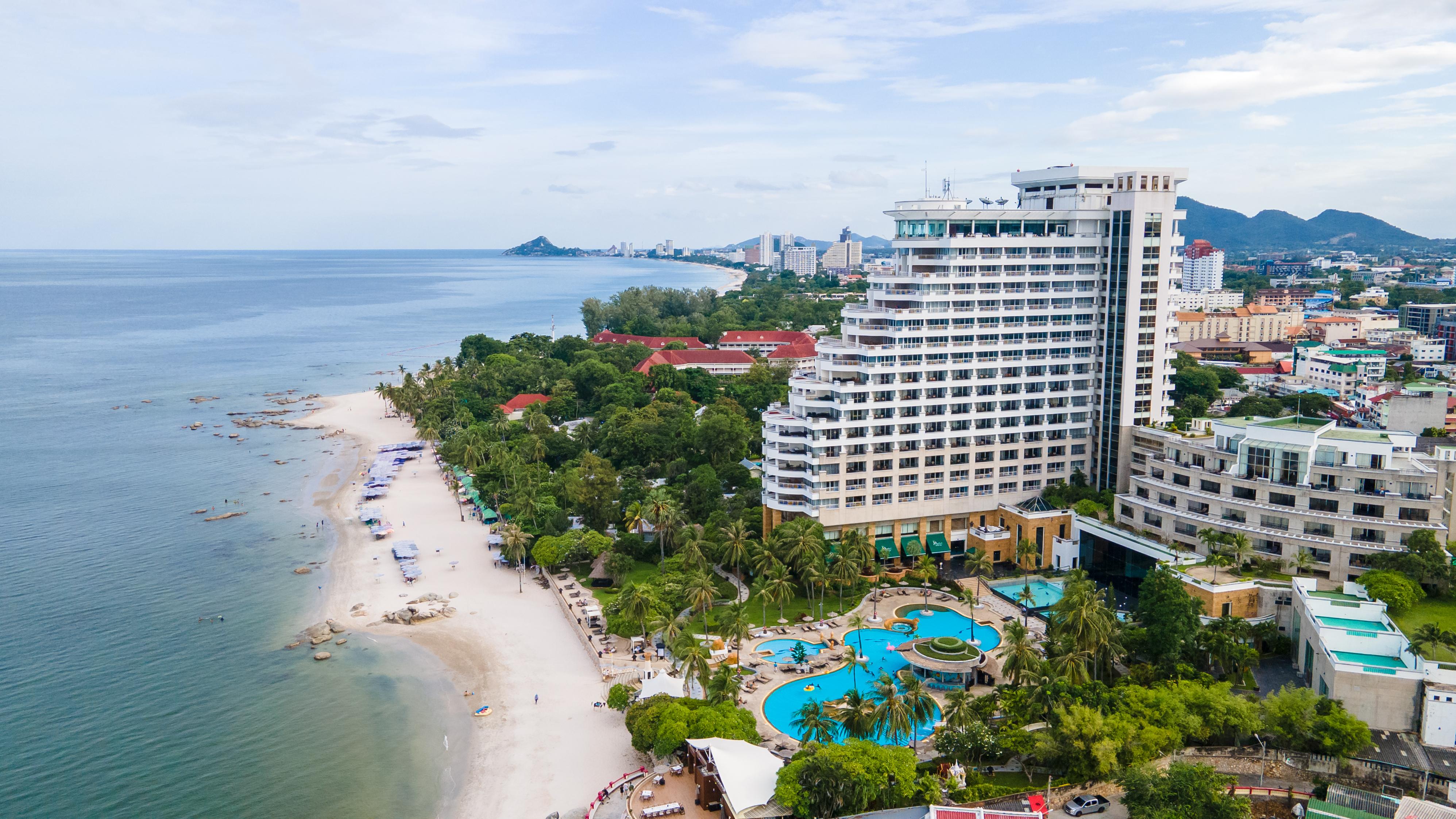 Hilton &
