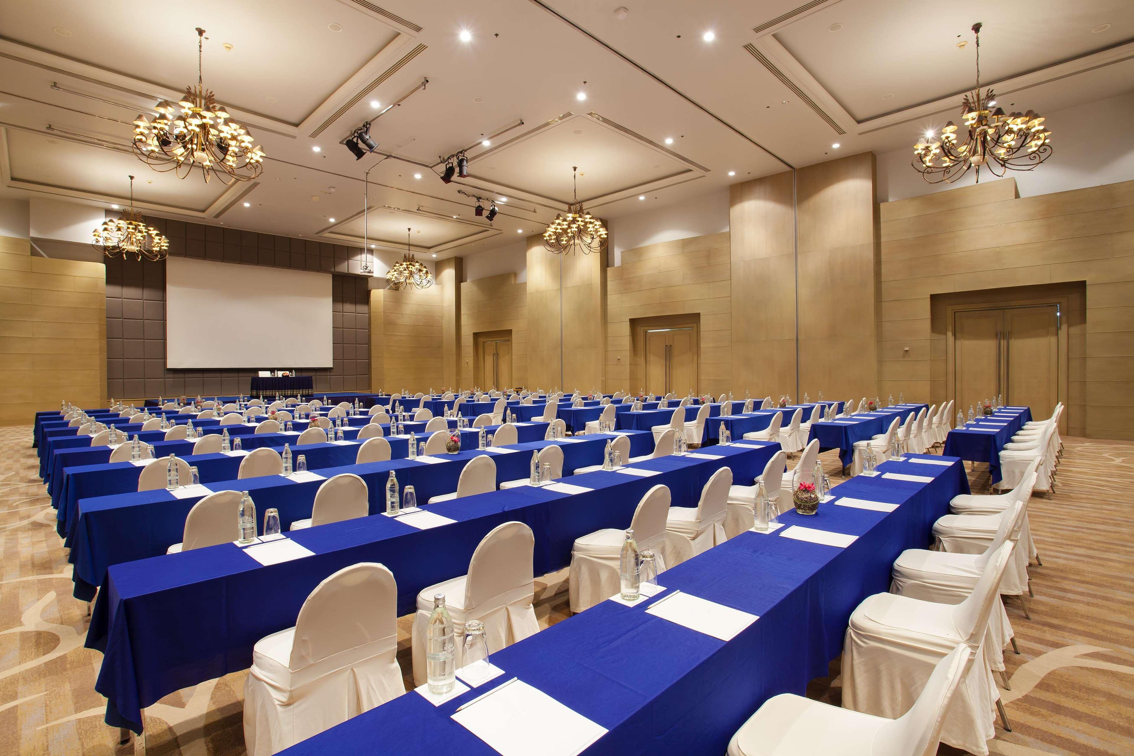 Resort Hilton & HHQ