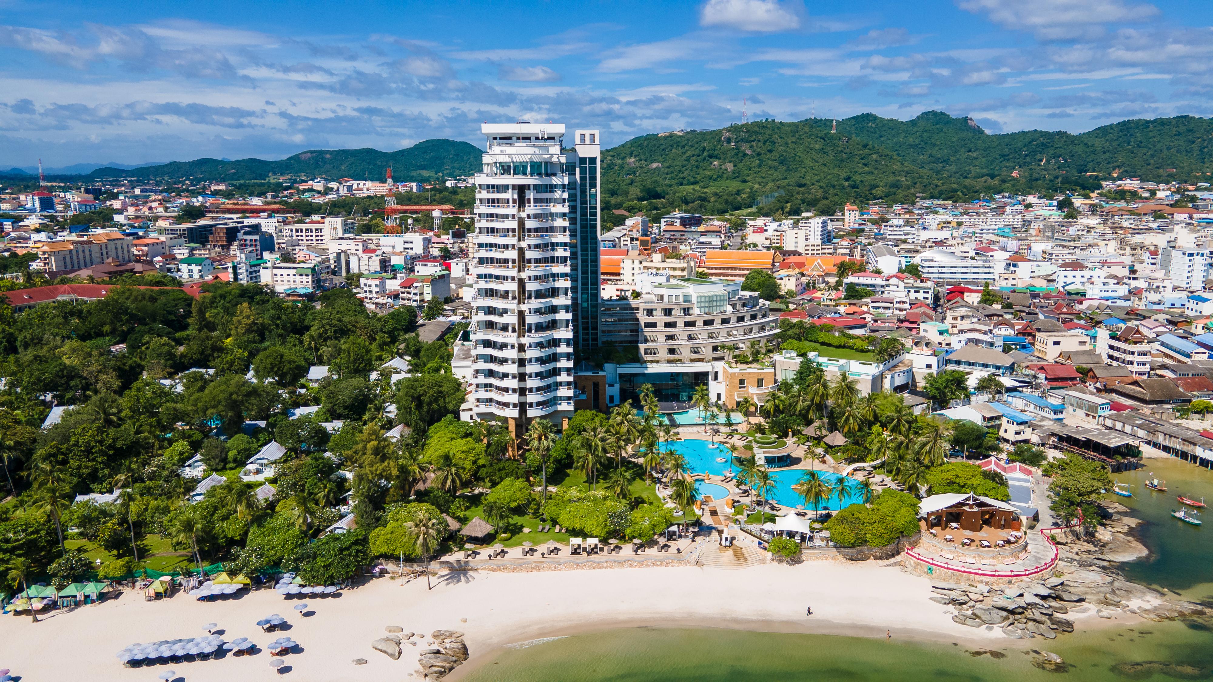 Resort Hilton &