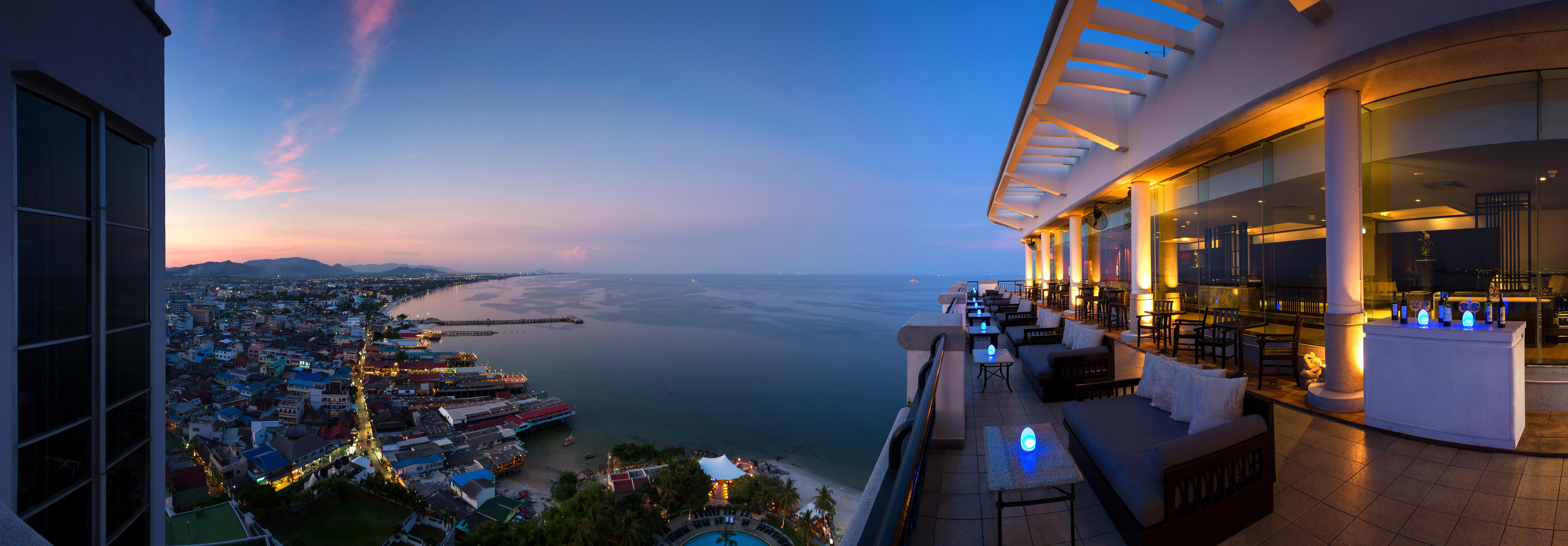 Hilton & Resort