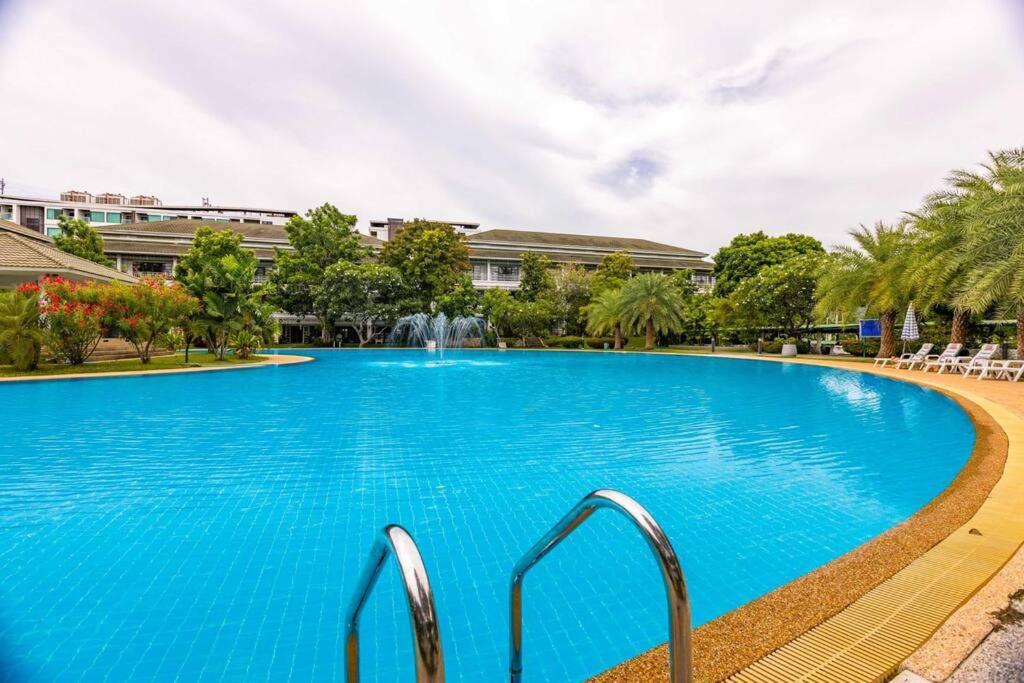 4 Bedroom Townhouse In Great Location! Holiday home *